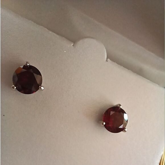 Genuine Garnet Sterling Silver Stud Earrings NWT - Picture 8 of 16